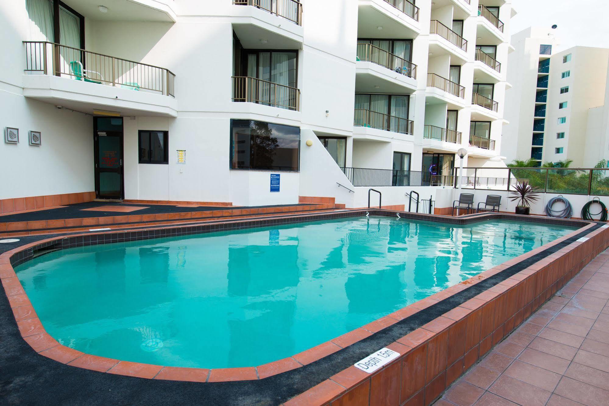 Sandy Point Beach Resort Gold Coast Exterior foto